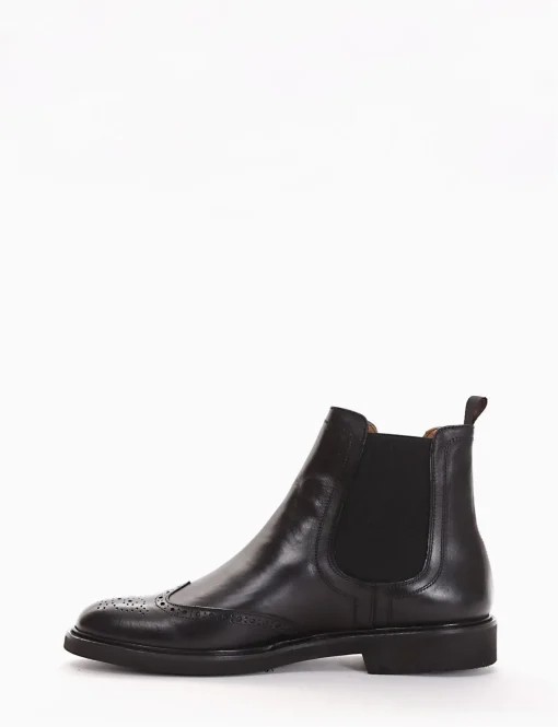 Stivaletto con fondo gomma e soletto in vera pelle nero