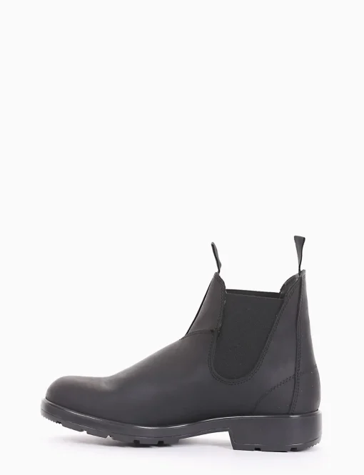 Stivaletto con fondo gomma flessibile e soletto in vera pelle nero