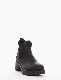 Stivaletto con fondo gomma flessibile e soletto in vera pelle nero