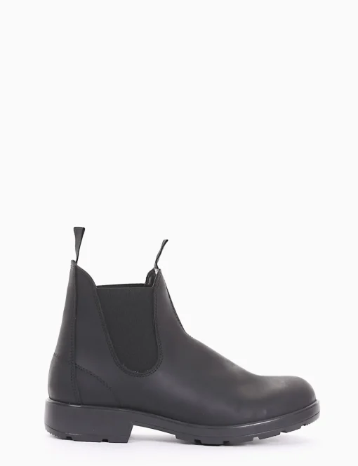 Stivaletto con fondo gomma flessibile e soletto in vera pelle nero