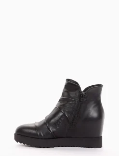 stivaletto con zeppa unifiorme alta 3 cm nero