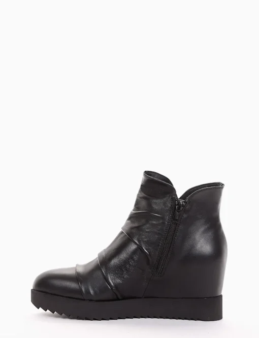 stivaletto con zeppa unifiorme alta 3 cm nero