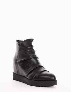stivaletto con zeppa unifiorme alta 3 cm nero