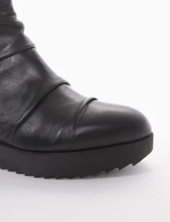 stivaletto con zeppa unifiorme alta 3 cm nero