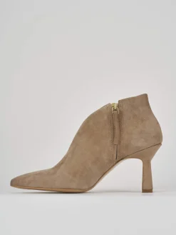 Stivaletto tacco 6 cm beige camoscio