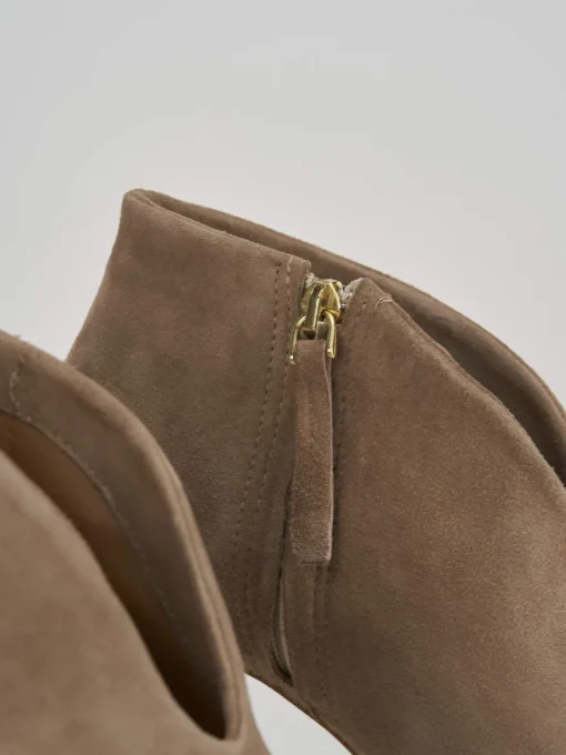 Stivaletto tacco 6 cm beige camoscio
