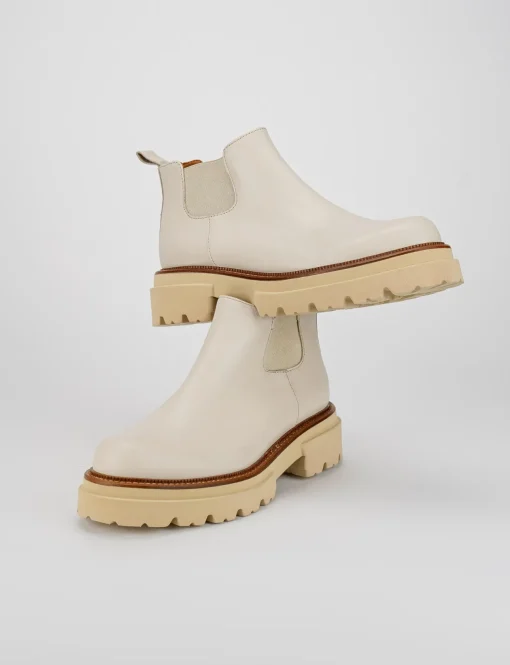 Stivaletto tacco 1 cm beige pelle