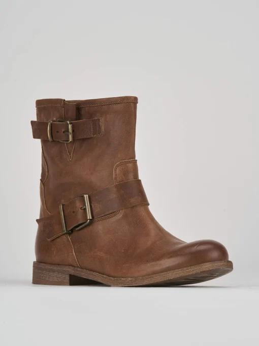 Stivaletto tacco 2 cm marrone pelle