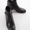 stivaletto tacco 2 cm nero