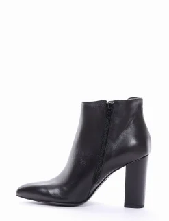 stivaletto tacco 8 cm nero