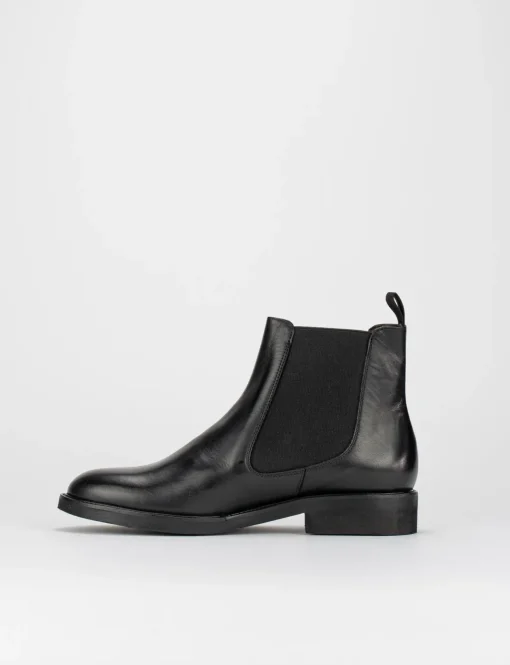 stivaletto tacco 2 cm nero
