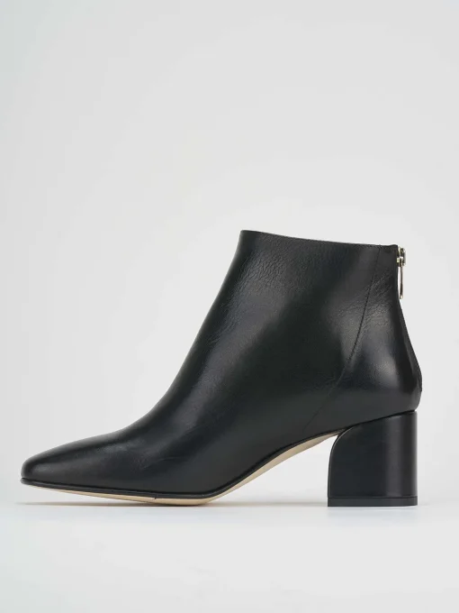 Stivaletto tacco 5 cm nero pelle
