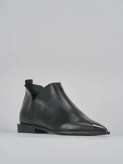 Stivaletto tacco 2 cm nero pelle