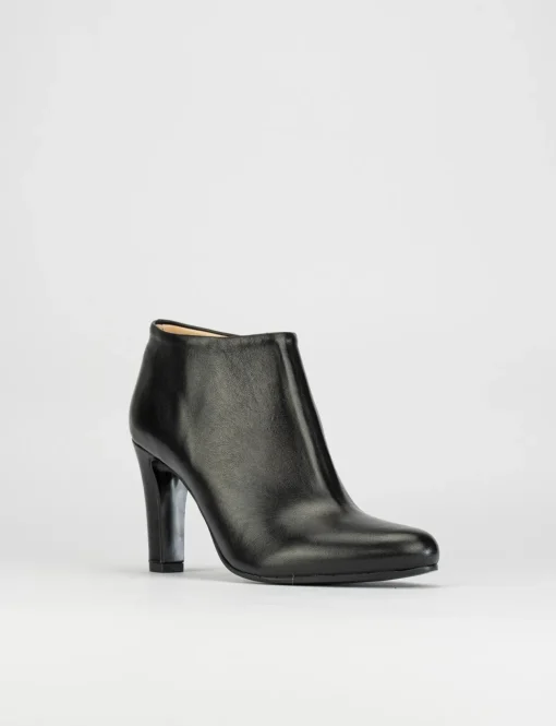 stivaletto tacco 8 cm nero