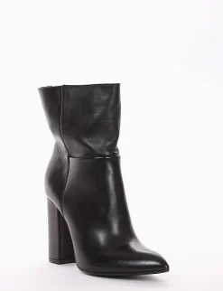 stivaletto tacco 8 cm nero