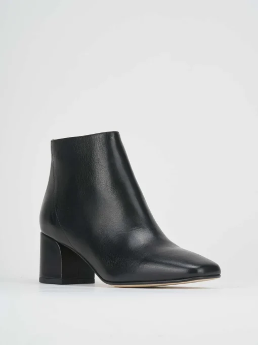 Stivaletto tacco 5 cm nero pelle
