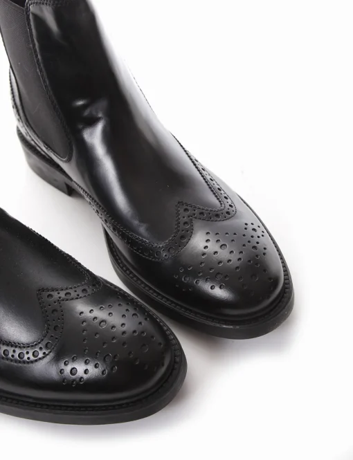 stivaletto tacco 2 cm nero