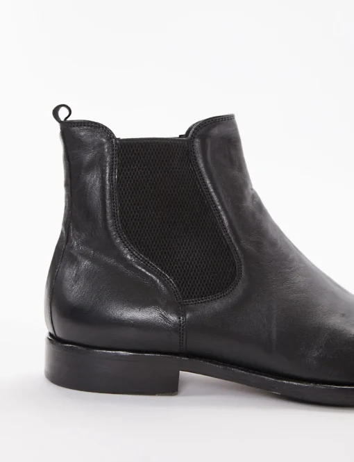 stivaletto tacco 2 cm nero