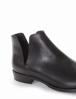 stivaletto tacco 2 cm nero