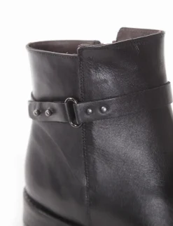 stivaletto tacco 2 cm nero