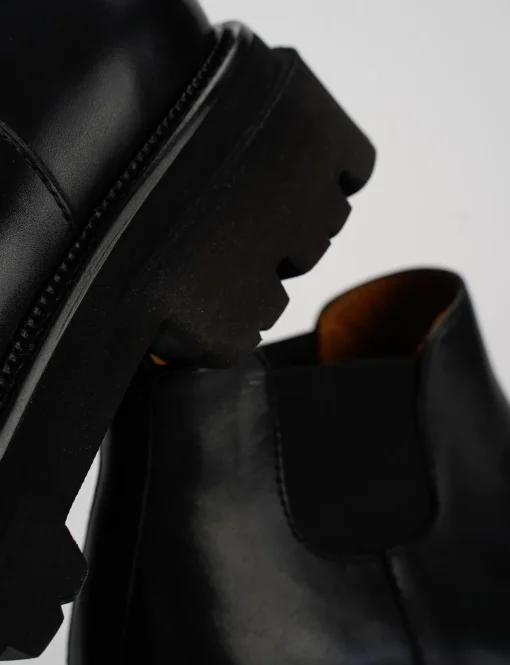 Stivaletto tacco 1 cm nero pelle