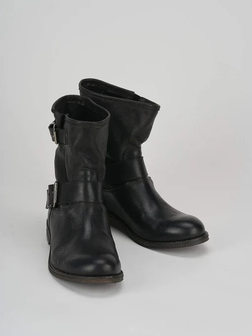 Stivaletto tacco 2 cm nero pelle