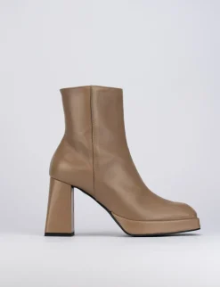 Stivaletto tacco 10cm beige pelle