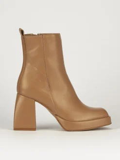 Stivaletto tacco 8cm marrone pelle
