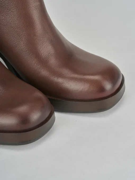 Stivaletto tacco 8cm marrone pelle