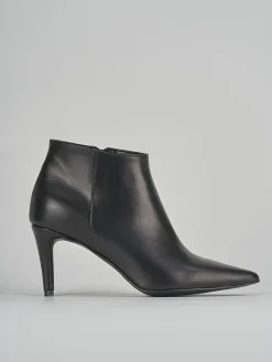 Stivaletto tacco 7cm nero pelle
