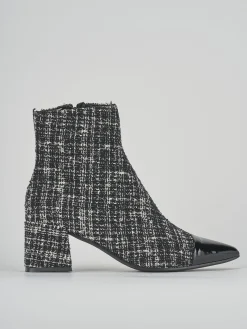 Stivaletto tacco 5cm nero tessuto