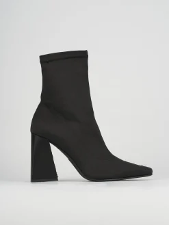 Stivaletto tacco 9cm nero tessuto