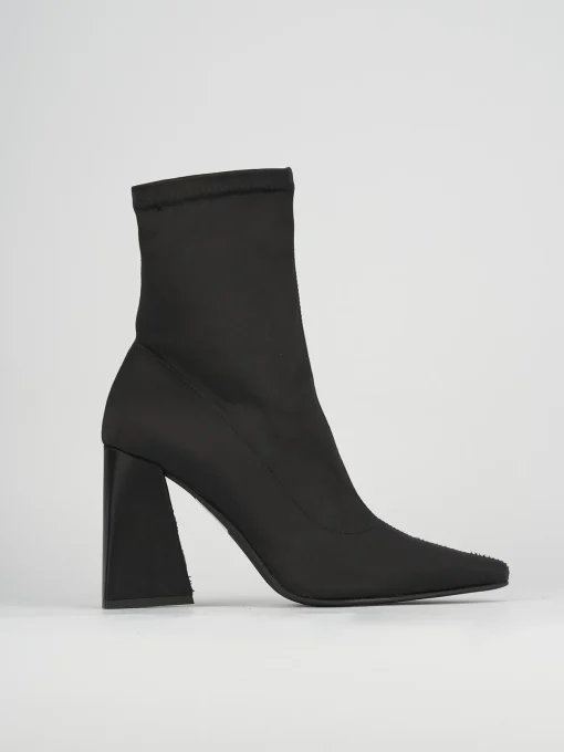Stivaletto tacco 9cm nero tessuto