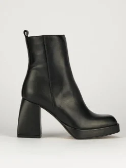 Stivaletto tacco 8cm nero pelle