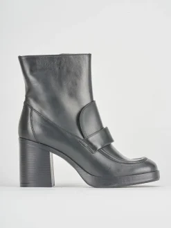 Stivaletto tacco 8cm nero pelle