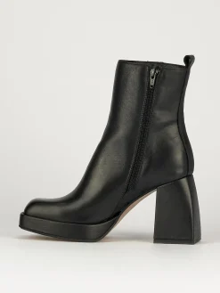 Stivaletto tacco 8cm nero pelle