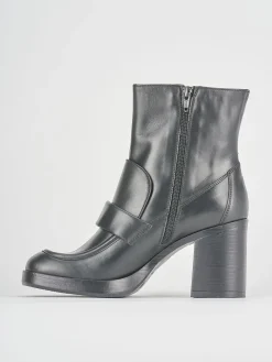 Stivaletto tacco 8cm nero pelle