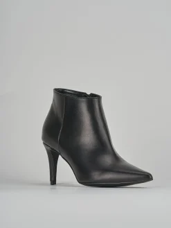 Stivaletto tacco 7cm nero pelle