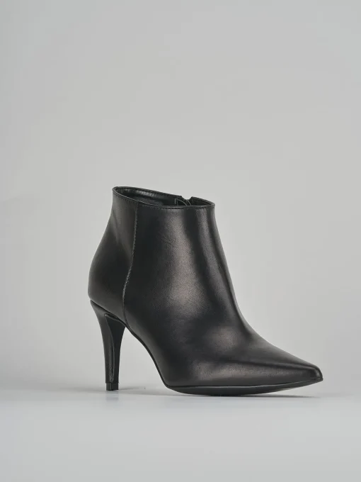 Stivaletto tacco 7cm nero pelle