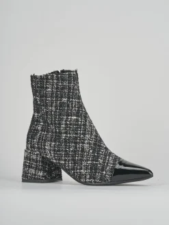 Stivaletto tacco 5cm nero tessuto