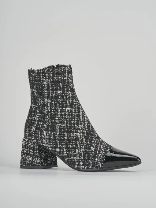 Stivaletto tacco 5cm nero tessuto