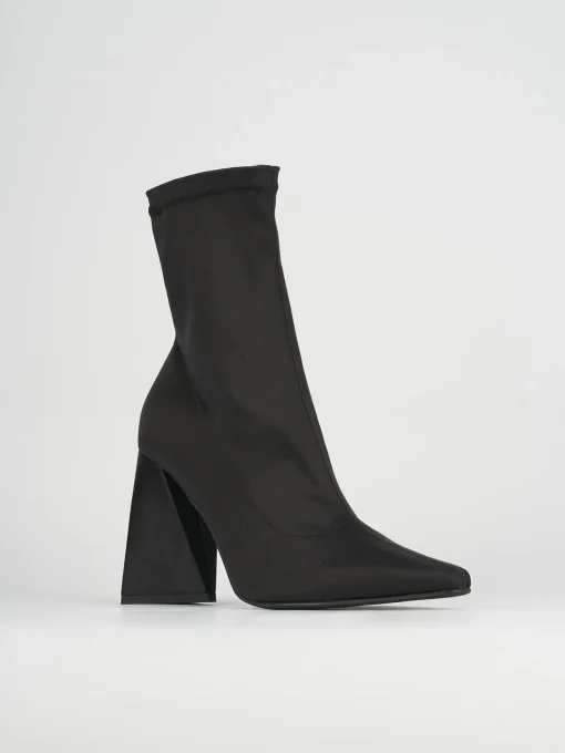Stivaletto tacco 9cm nero tessuto