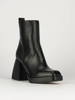 Stivaletto tacco 8cm nero pelle