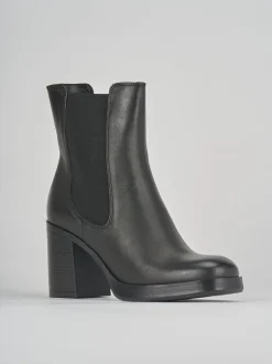 Stivaletto tacco 8cm nero pelle