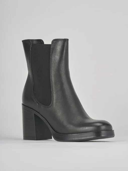 Stivaletto tacco 8cm nero pelle