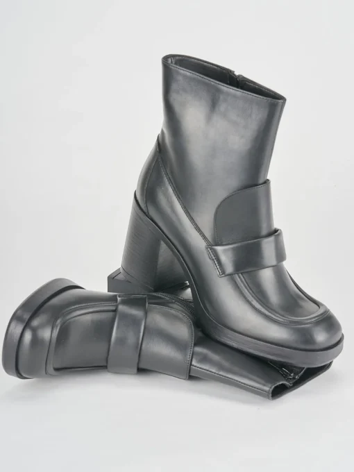 Stivaletto tacco 8cm nero pelle