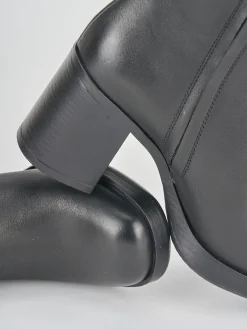 Stivaletto tacco 8cm nero pelle