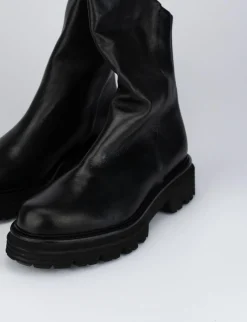 Stivaletto tacco 2cm nero pelle
