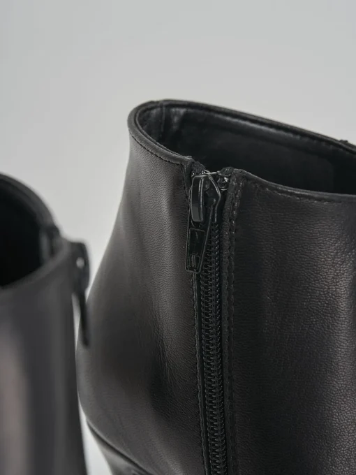 Stivaletto tacco 7cm nero pelle