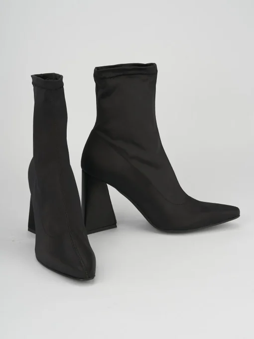 Stivaletto tacco 9cm nero tessuto